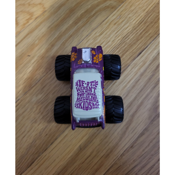 Hot Wheels Monster Jam Scooby-Doo Mystery Machine Purple Monster Truck 1:64 - Picture 5 of 14